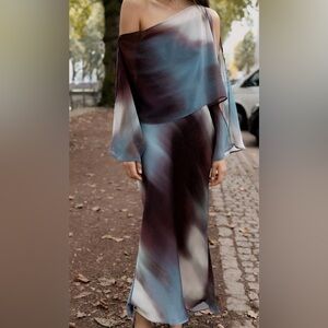 NWT Zara Woman Satin Effect Print Cape Dress Size M 8852/217